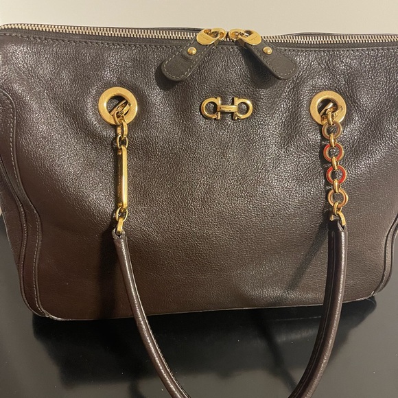 Salvatore Ferragamo handbag, medium size - Picture 2 of 8